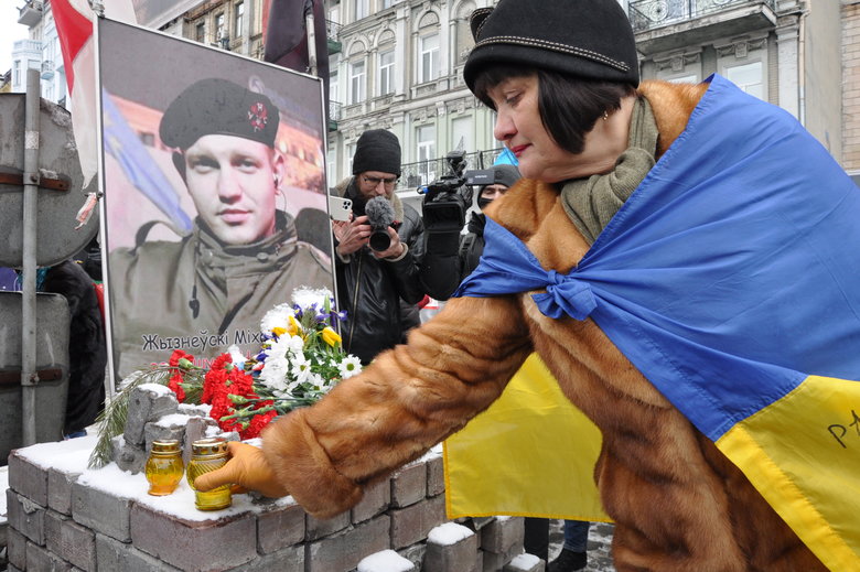 Память первых погибших Героев Небесной Сотни почтили в Киеве 17