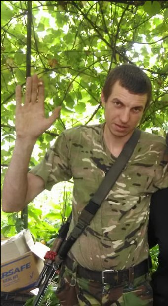 Мемориальную доску погибшему на Донбассе воину Александру Зубченко открыли в Миргороде 01 dqxikeidqxitkant