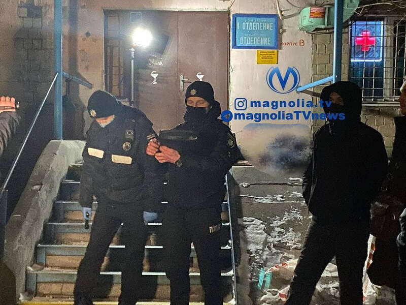 Мужчина покончил с собой у входа в одно из отделений больницы.