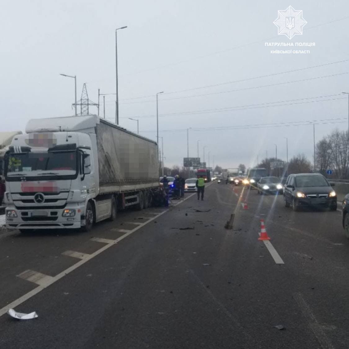 Предварительно, в результате ДТП погибли четыре человека.