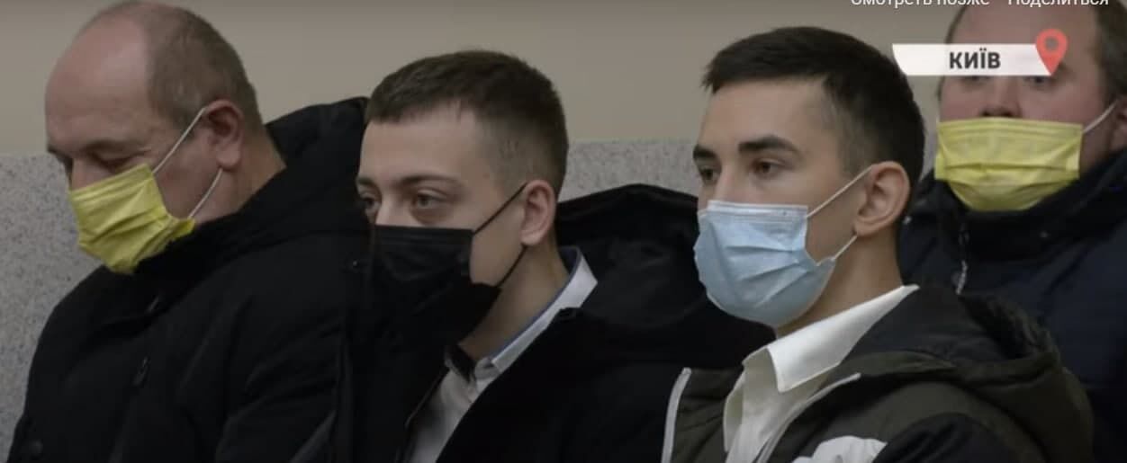 Обвиняеміе на одном из судебных заседаний