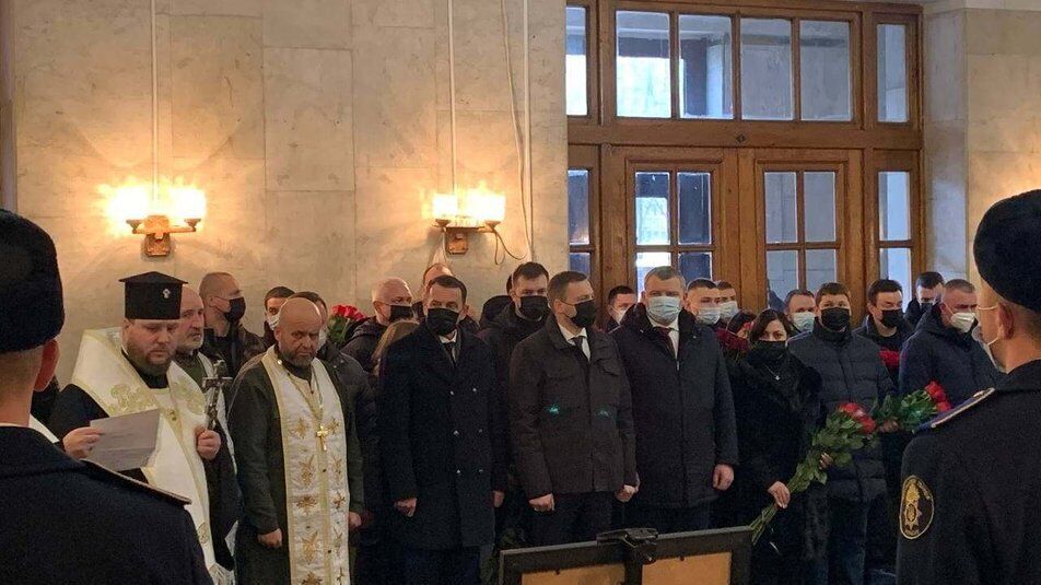 На прощание приехал глава МВД Монастырский.