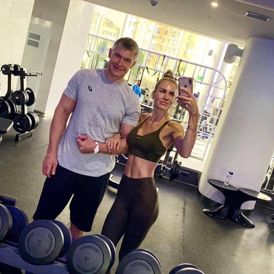 В Харькове девушка выбросилась из окна и погибла на месте dqxikeidqxiqqeant