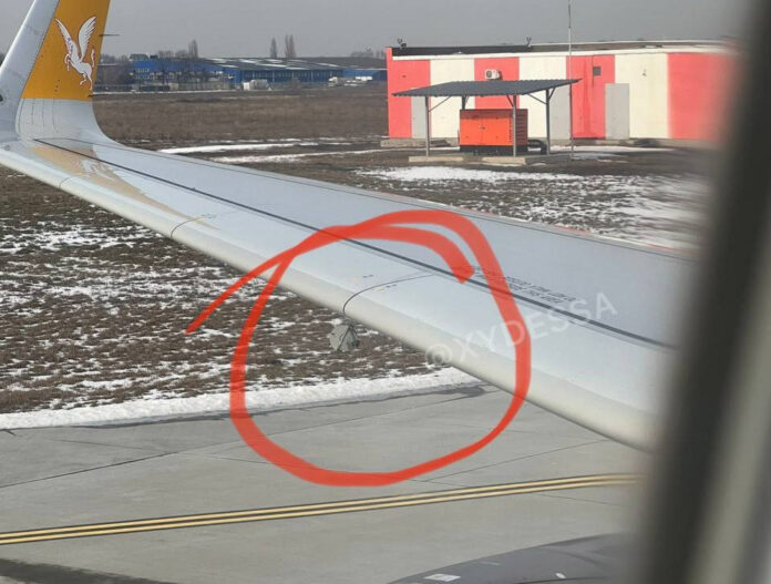 Без повреждений. В аэропорту Одессы пассажир предотвратил опасный инцидент с самолетом dqxikeidqxitkant