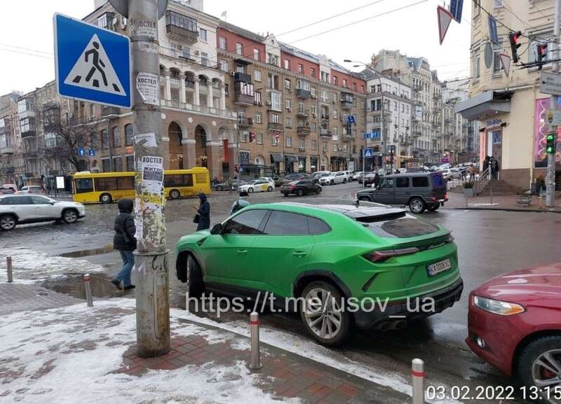 Lamborghini Urus, кроссовер Lamborghini, эвакуатор в Киеве, эвакуаторы в Киеве, нарушение ПДД dqxikeidqxiqqeant
