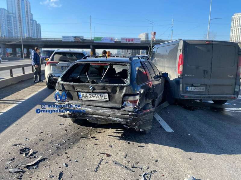 Пострадал водитель одной из машин.