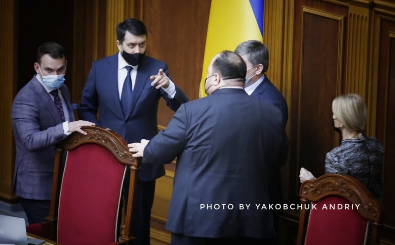 І пішли вони тихо в ліс: чому березень може стати кінцем для монобільшості 04 І пішли вони тихо в ліс: чому березень може стати кінцем для монобільшості 04