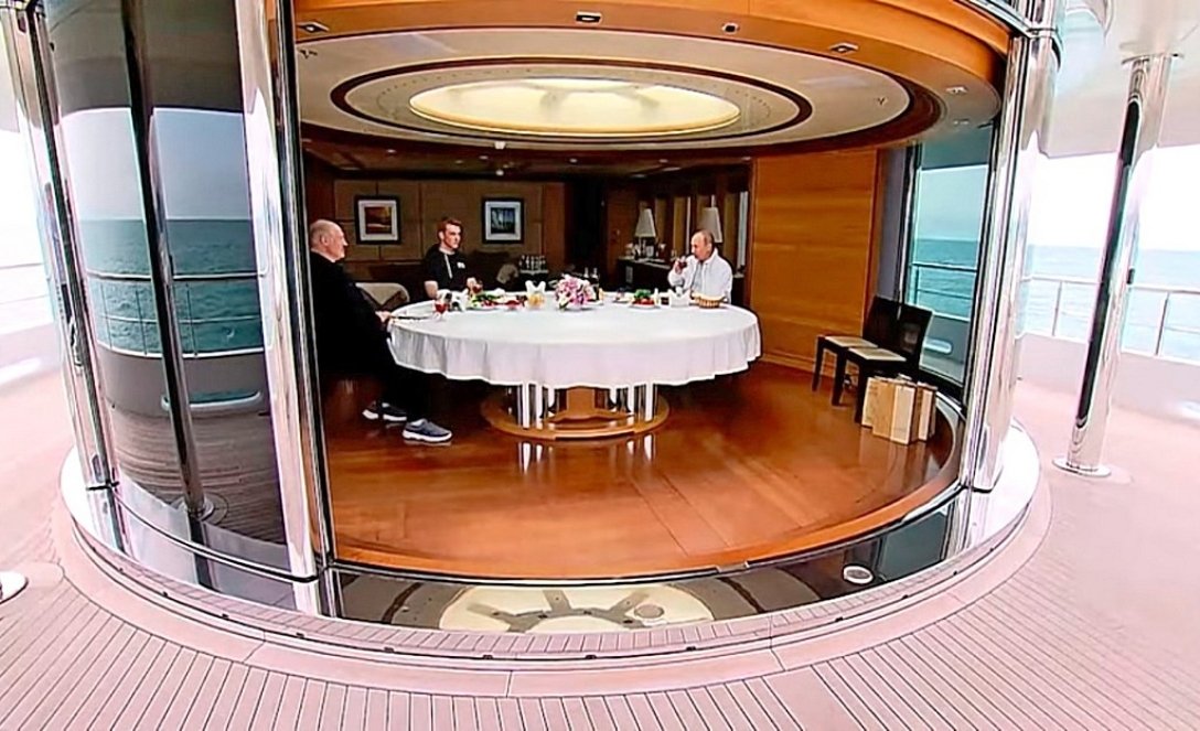 Яхта Путина, яхта Graceful, Гамбург, яхта Путина покинула Гамбург