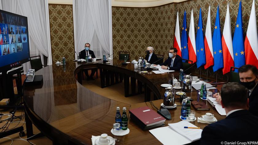 Заседание Минобороны в Варшаве . dqxikeidqxiqqeant