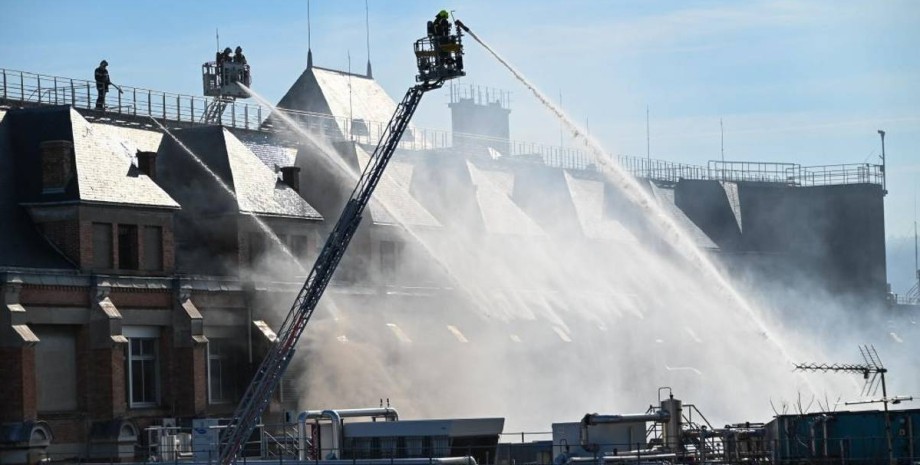 Пожар в Банке Франции, пожар, банк, типография, пожарные, огонь dqxikeidqxiqqeant