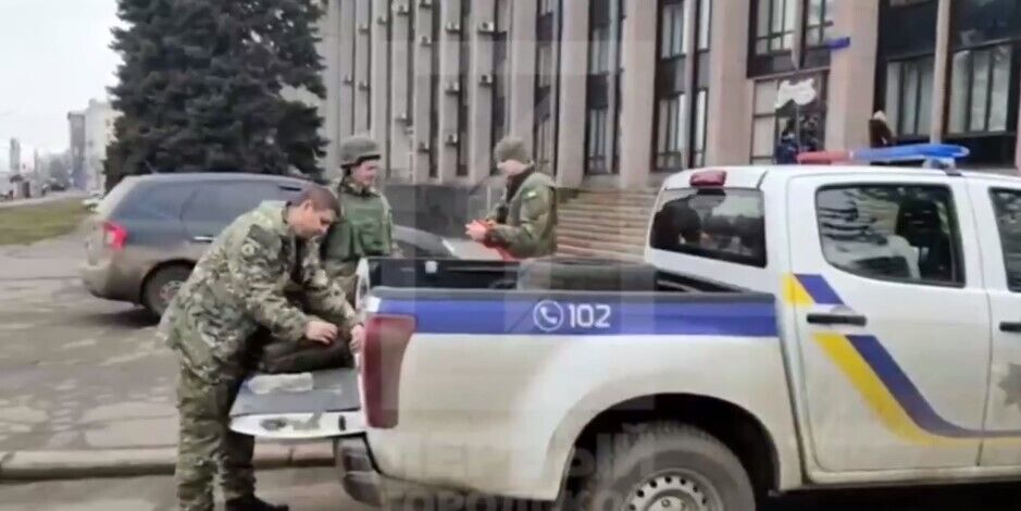 В Кривом Роге под зданием горсовета прогремел взрыв. Фото, видео и все подробности dqxikeidqxitkant