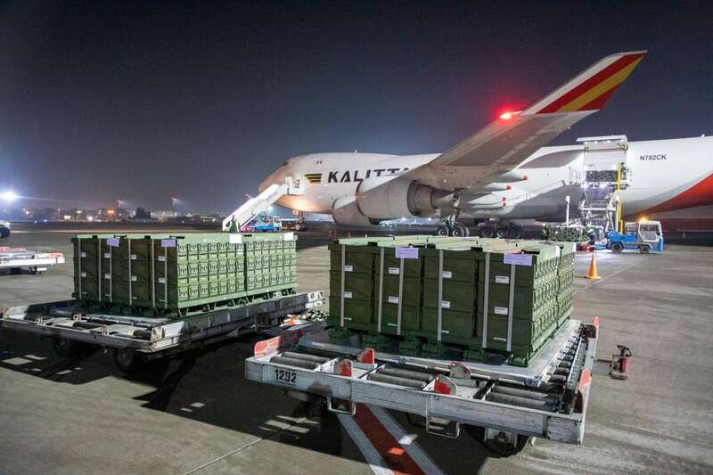 Российские танки безвылазно застряли в грязи под Ростовом (видео) dqxikeidqxiqqeant