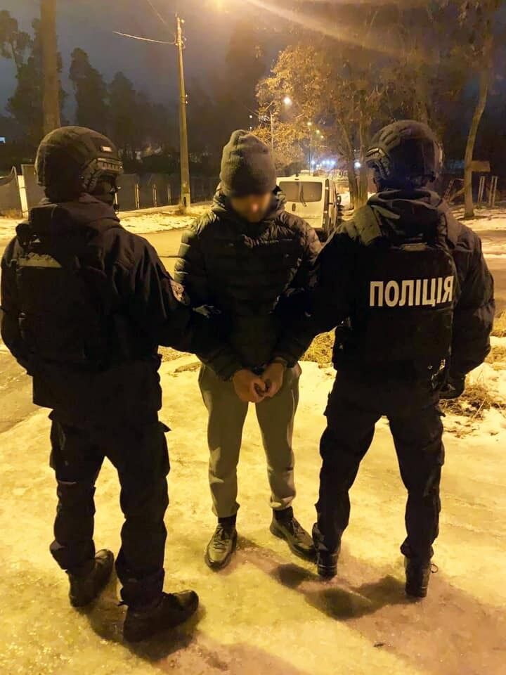 Сын открыл стрельбу, чтобы помочь отцу совершить преступление. dqxikeidqxiqqeant