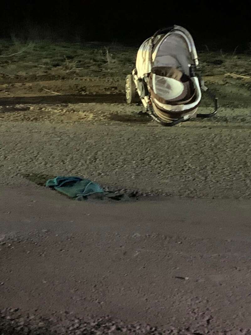 Внедорожник сбил семью с младенцем