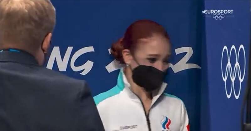 Трусова в слезах. dqxikeidqxiqqeant