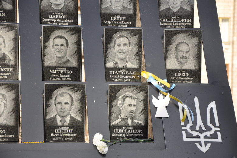 Ангелы памяти и панихида: в Киеве почтили память погибших в Революции Достоинства 01 dqxikeidqxitkant