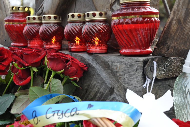 Ангелы памяти и панихида: в Киеве почтили память погибших в Революции Достоинства 23