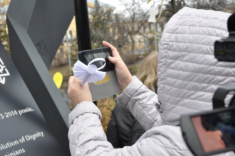 Ангелы памяти и панихида: в Киеве почтили память погибших в Революции Достоинства 28