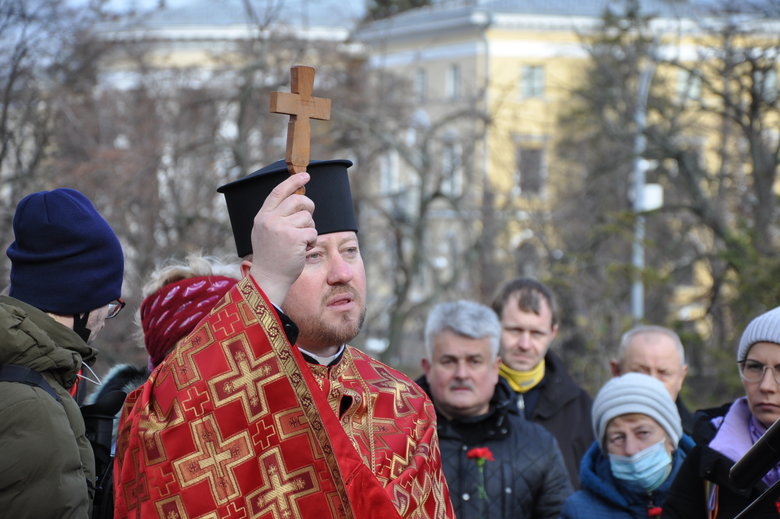 Ангелы памяти и панихида: в Киеве почтили память погибших в Революции Достоинства 17
