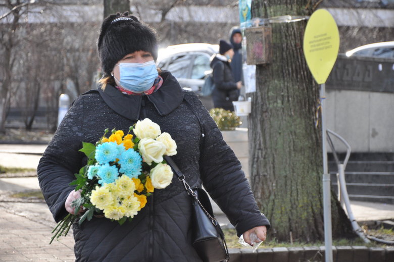 Ангелы памяти и панихида: в Киеве почтили память погибших в Революции Достоинства 04