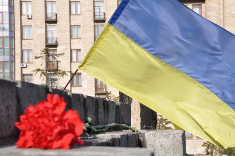 Ангелы памяти и панихида: в Киеве почтили память погибших в Революции Достоинства 05