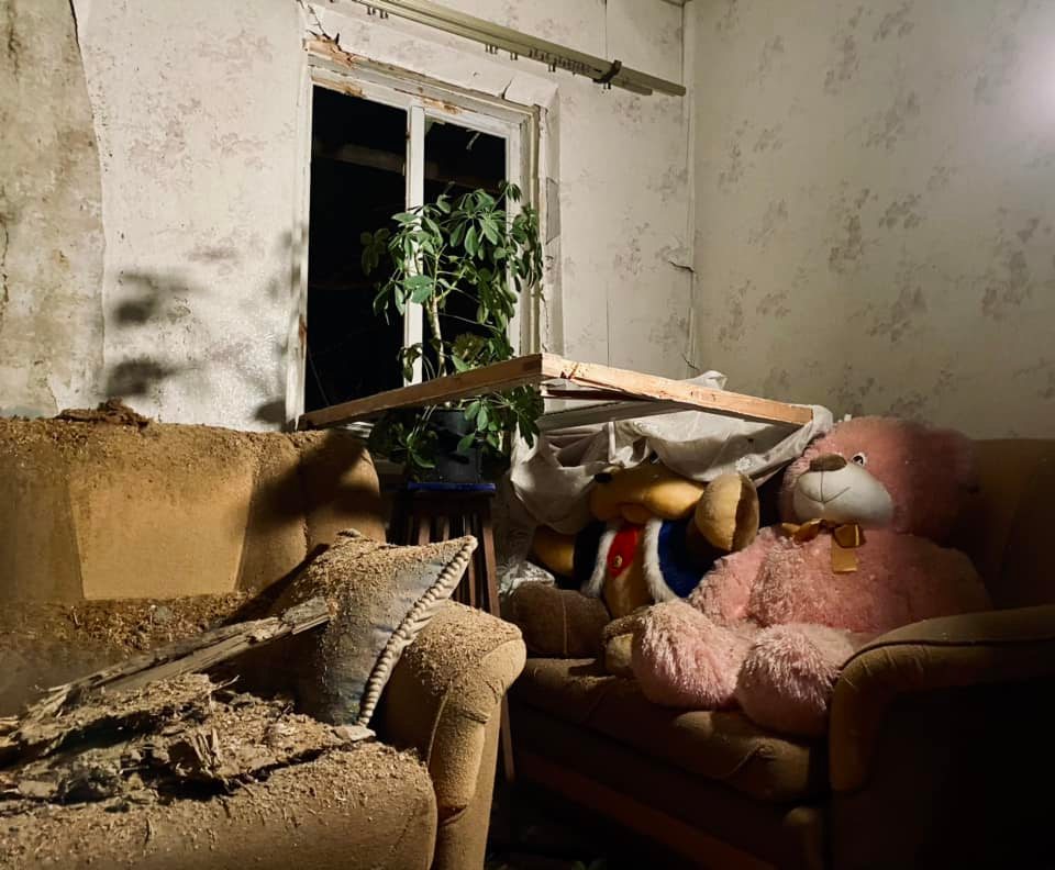 Правозащитники показали последствия ночного обстрела на Луганщине со стороны НВФ dqxikeidqxiqqeant