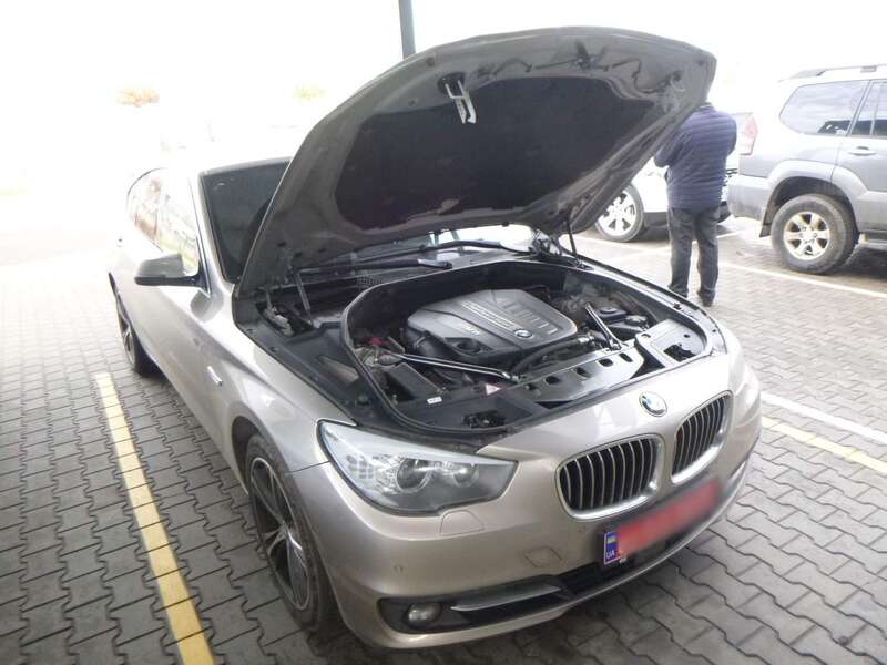 Мужчина пригнал в Украину спортивную "евробляху", которую разыскивают по всему миру (фото)