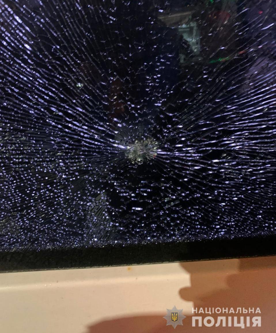 Стрельба по микроавтобусу. Фото: Нацполиция dqxikeidqxiqqeant