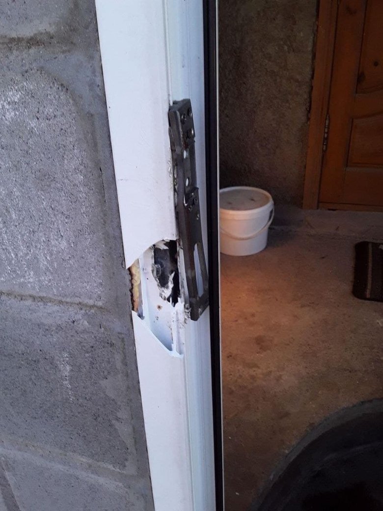 Последствия вчерашнего обстрела российскими войсками Гранитного 03