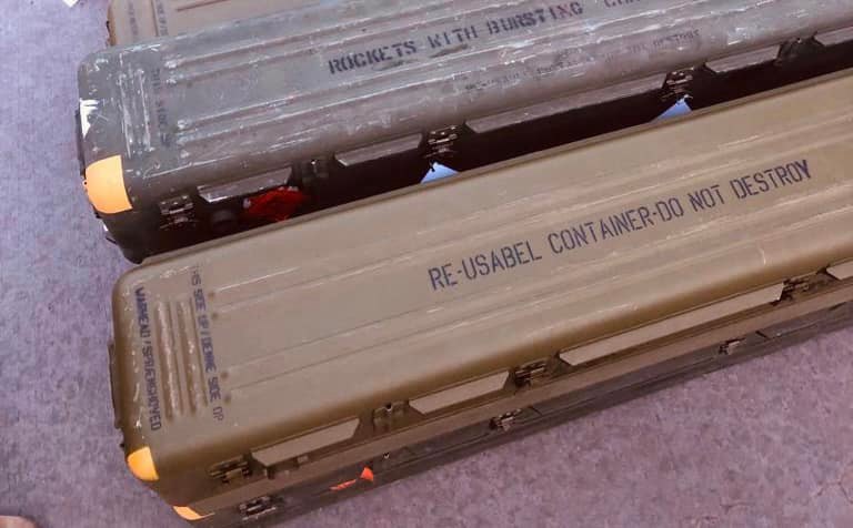 Самолет доставил помощь от Латвии: боеприпасы и ПЗРК Stinger, – Резников 02