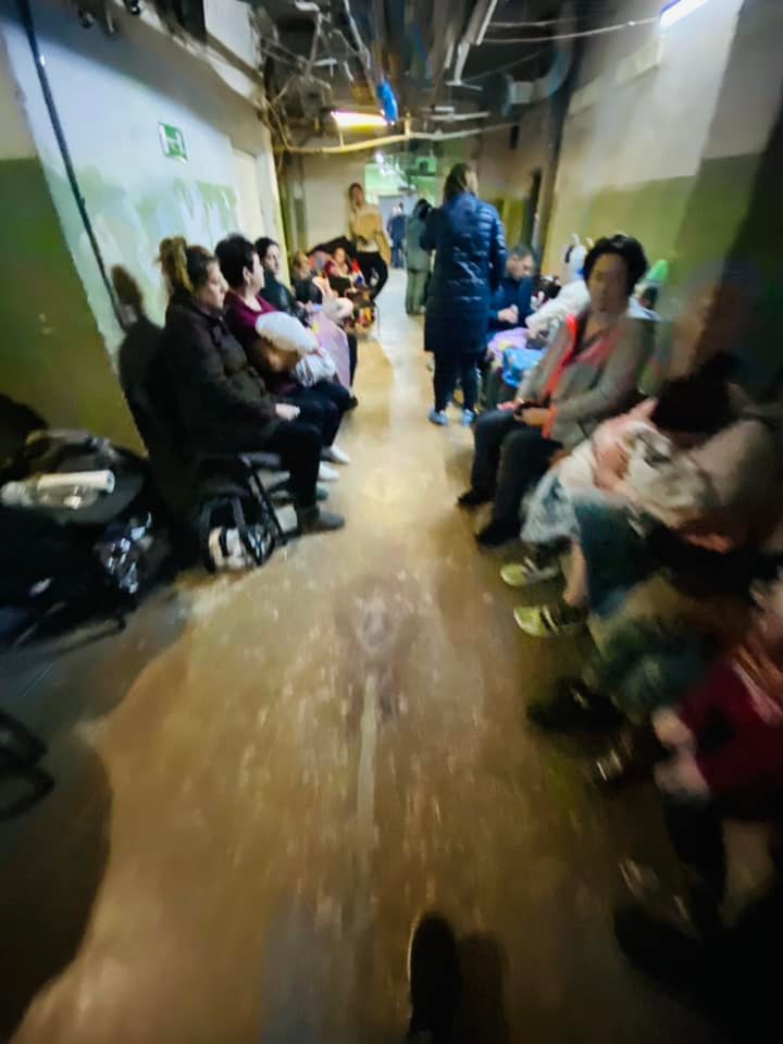 Під гуркіт та завивання сирен: У бомбосховищі столичного пологового будинку народилася дівчинка 02