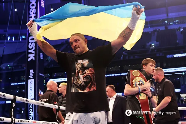 Усик с флагом Украины. dqxikeidqxitkant