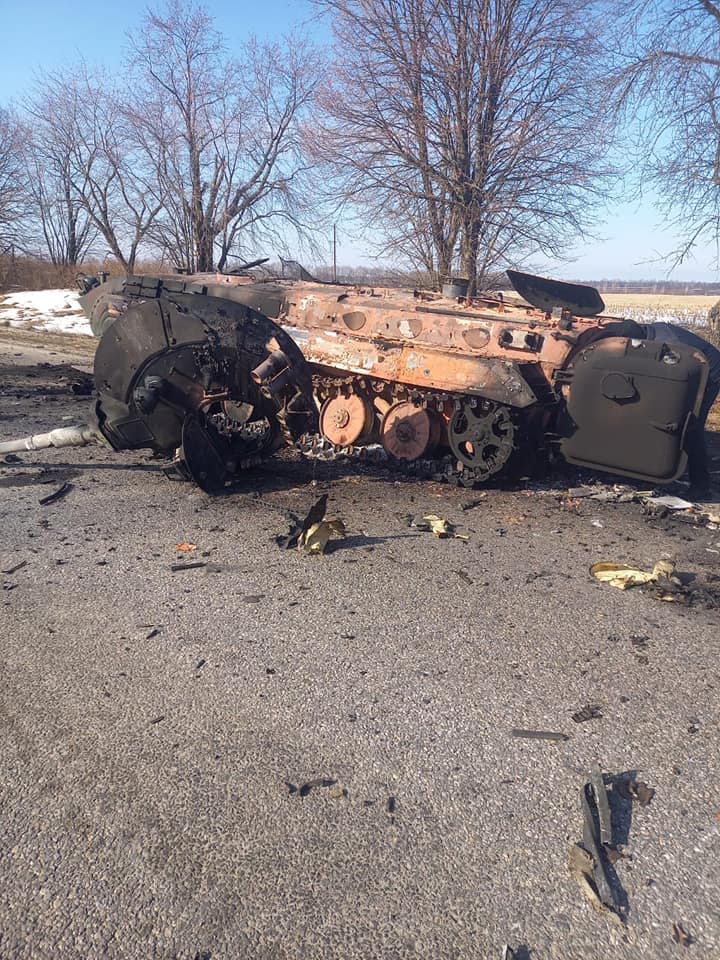 В Сумской области уничтожили технику рашистов, которая направлялась в Киев (фото)
