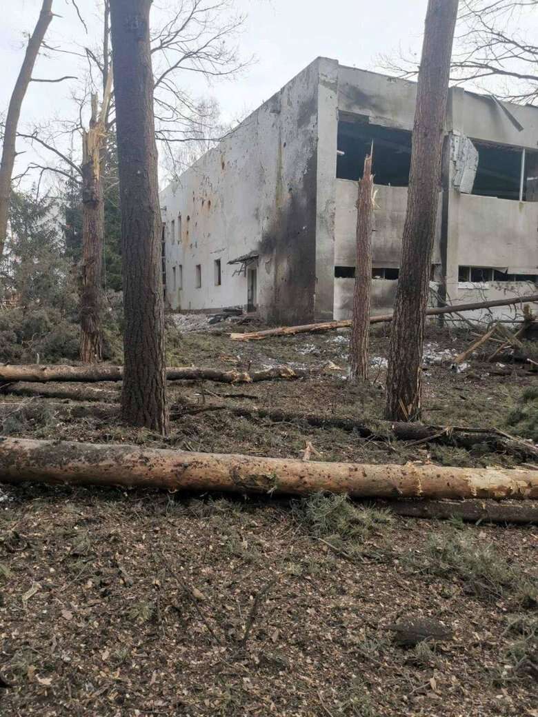 Авіаудар по Сумах: загинули 22 людини, зокрема 3 дітей з однієї сім’ї 16