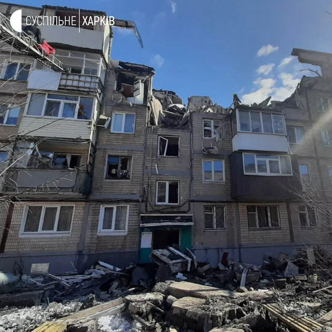 Последствия бомбардировки дома в Харькове. dqxikeidqxitkant