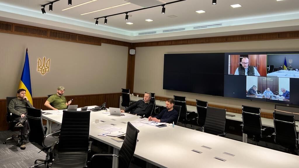 Украинская делегация на видеопереговорах 14 марта 2022 года dqxikeidqxitkant