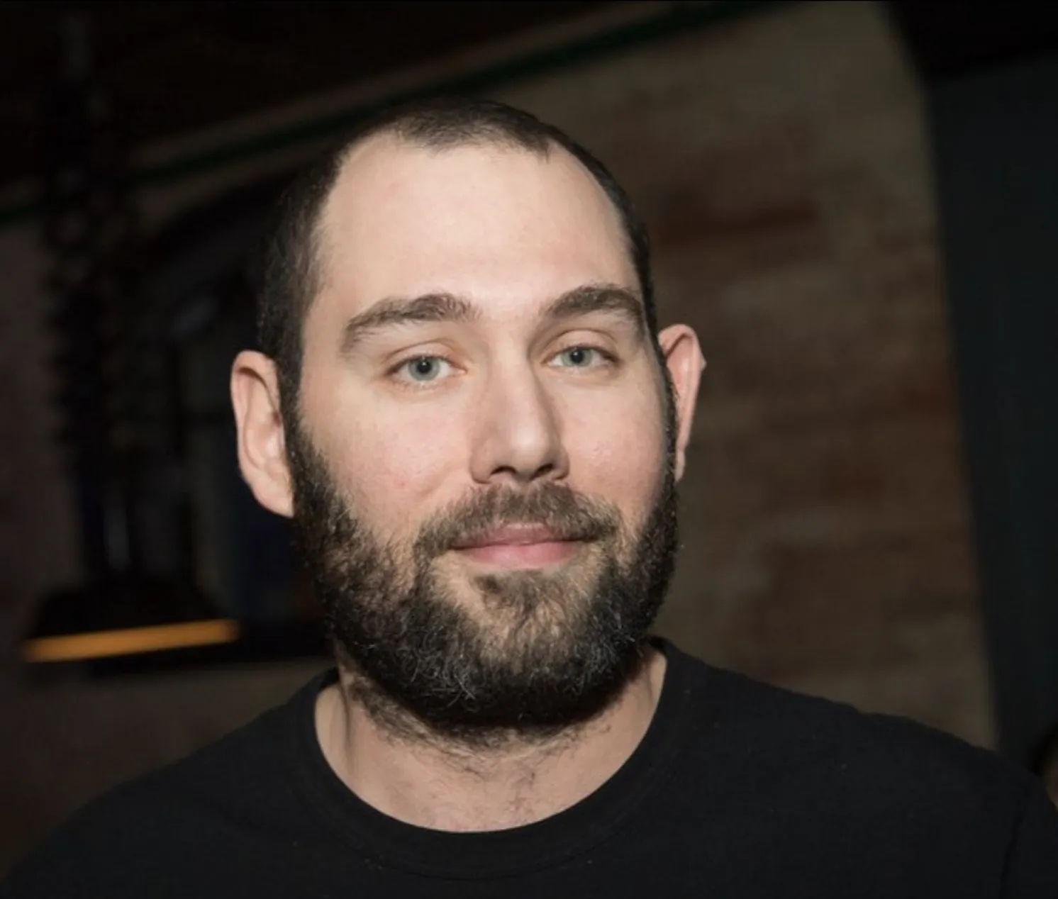 Слепаков покинул Россию