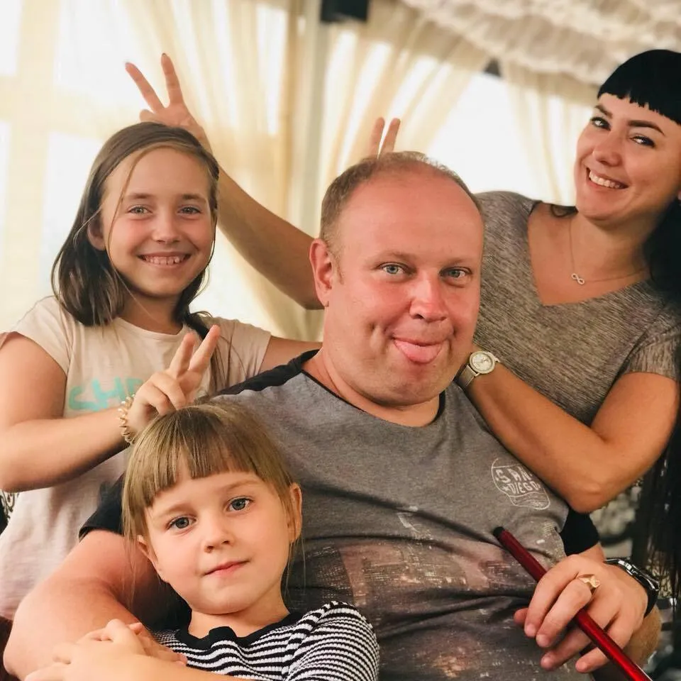 Татьяна, Илья, Варвара (слева внизу), Карина dqxikeidqxitkant