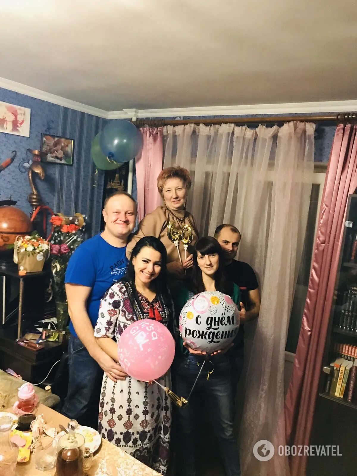 Илья, мама Тани Жанна Ростовская, Таня, ее сестра Елена (справа внизу)