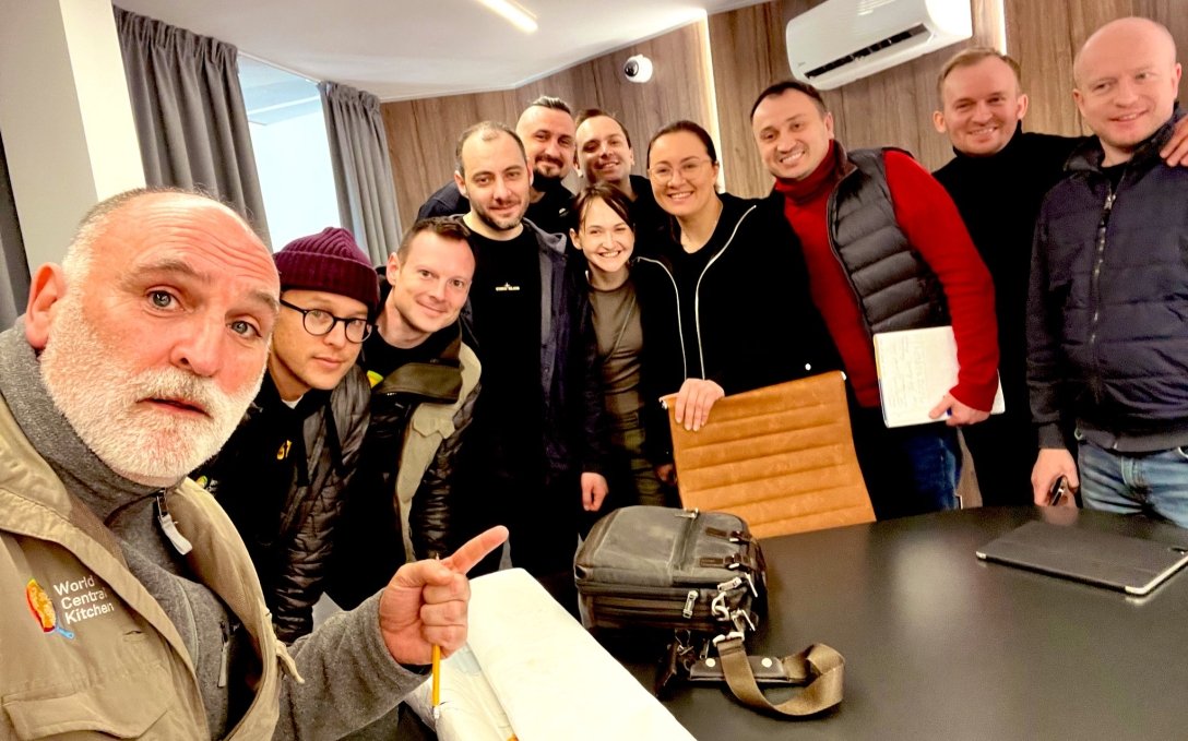 кэри фукунага 1 Кэри Фукунага, бонд, бондиана, режиссер, украина, война в украине, поддержка украины dqxikeidqxiqqeant