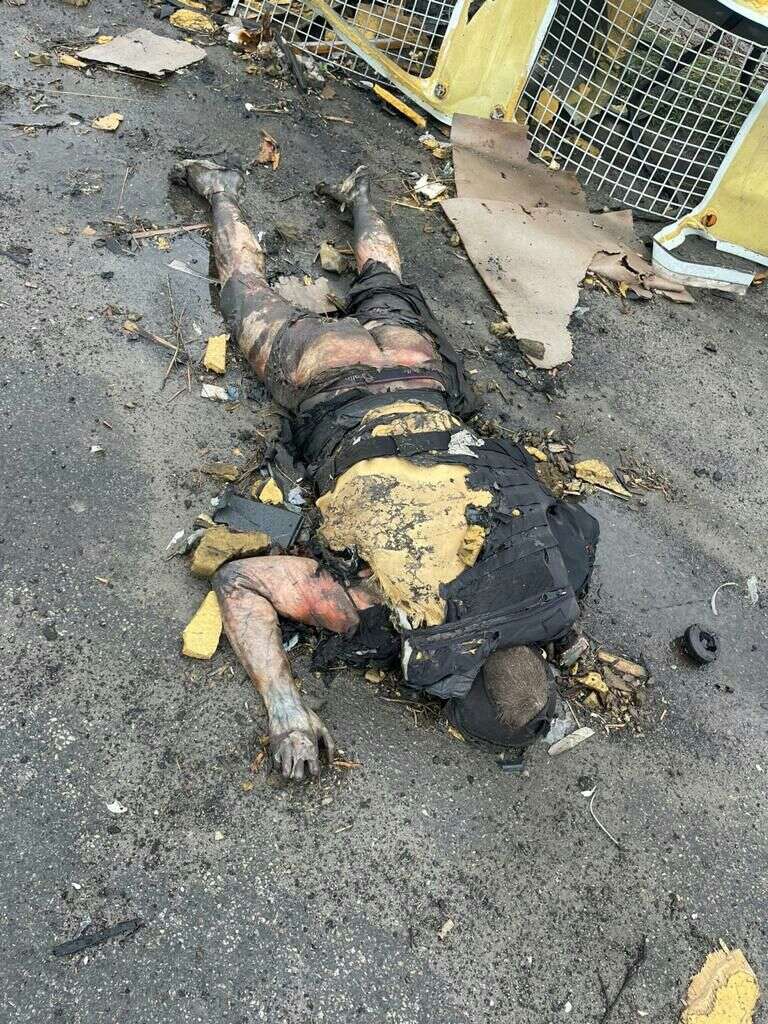 Разорванные и обгоревшие трупы российского СОБРа из Кемерово в Гостомеле 02