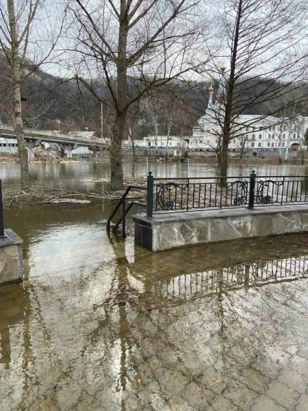 северский донец, дамба, подрыв дамбы, святогорская лавра, подтопление. донецкая область, оскол, харьковская область dqxikeidqxitkant
