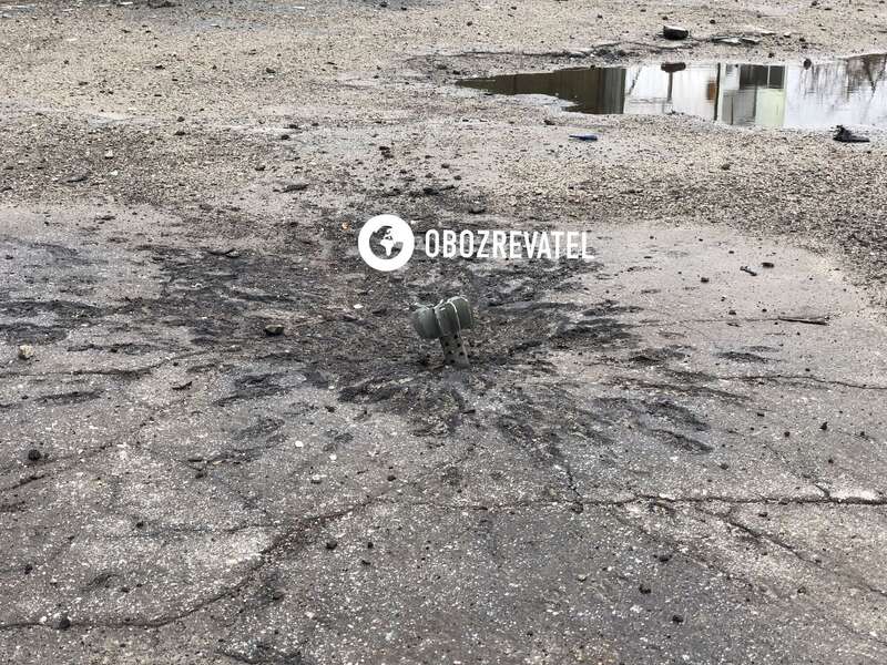 Часть боеприпаса застряла в асфальте