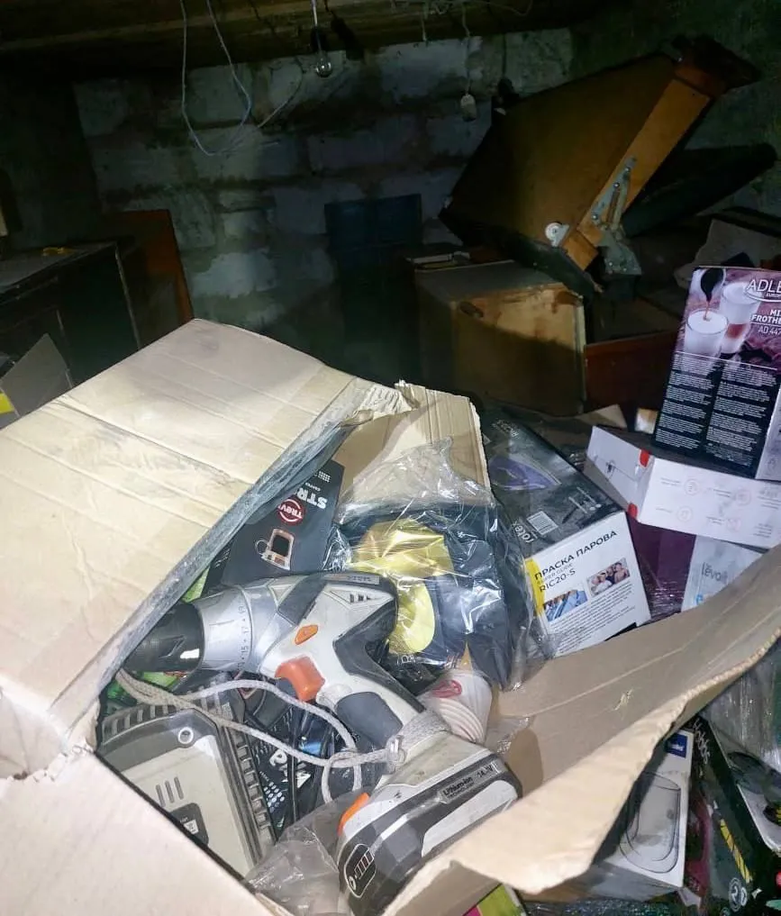 Среди похищенного были разные товары.