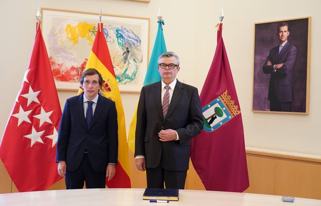 Погорельцев и Хосе Луис Мартинес Альмейда dqxikeidqxitkant