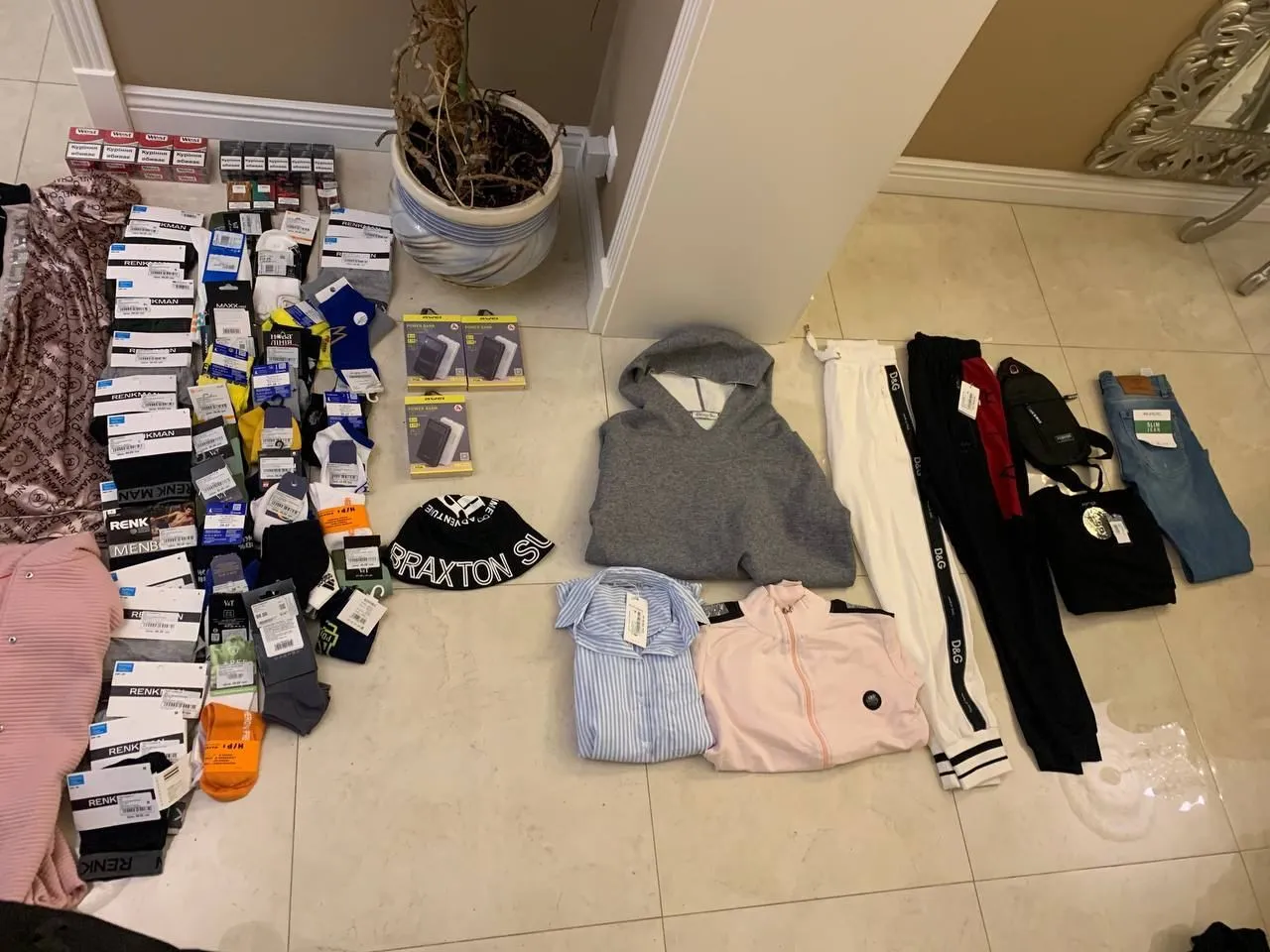 Мародеры крали все что можно. dqxikeidqxitkant