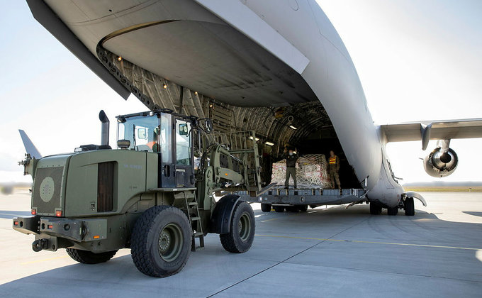 В Европу прибыли австралийские бронемашины Bushmaster для Украины 02 dqxikeidqxitkant