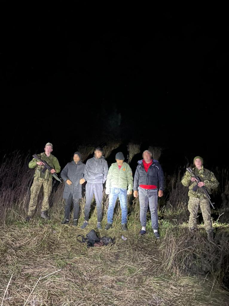 Девять военнообязанных мужчин задержаны при попытке перейти границу с Венгрией, - ГПСУ 01 dqxikeidqxiqqeant