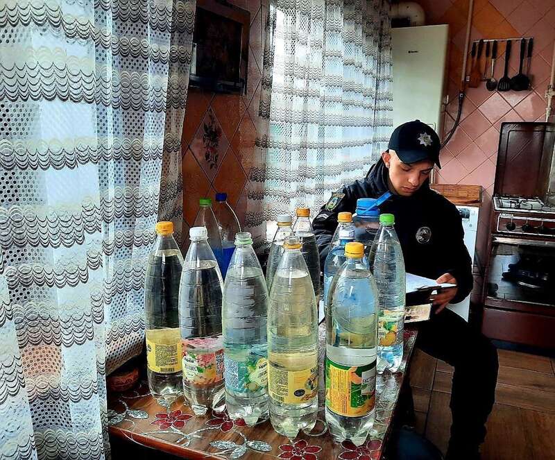 У мужчины нашли 24 литра самогона. dqxikeidqxitkant