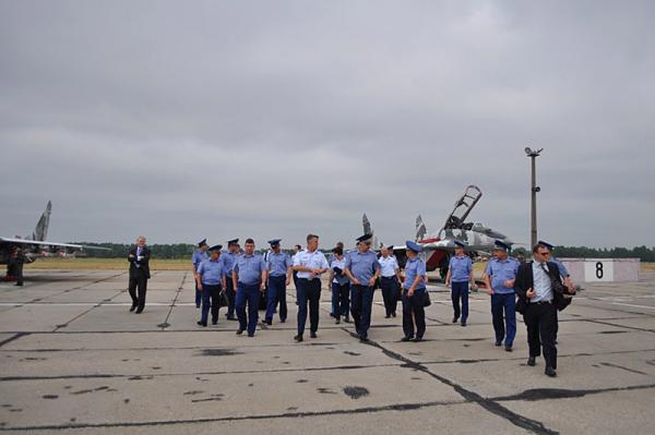 В НАТО довольны военной подготовкой украинских солдат (ФОТО) В НАТО довольны военной подготовкой украинских солдат (ФОТО)